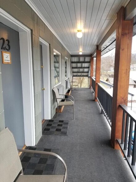 More Photos Of 31901 US Highway 2, Libby Hotel For Sale