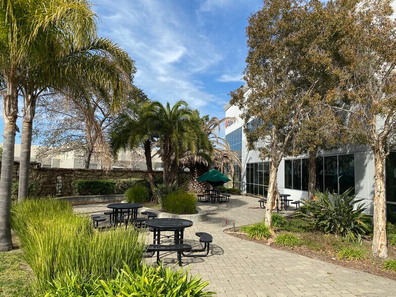 More Photos Of 7000 Gateway Blvd, Newark Research And Development For Lease