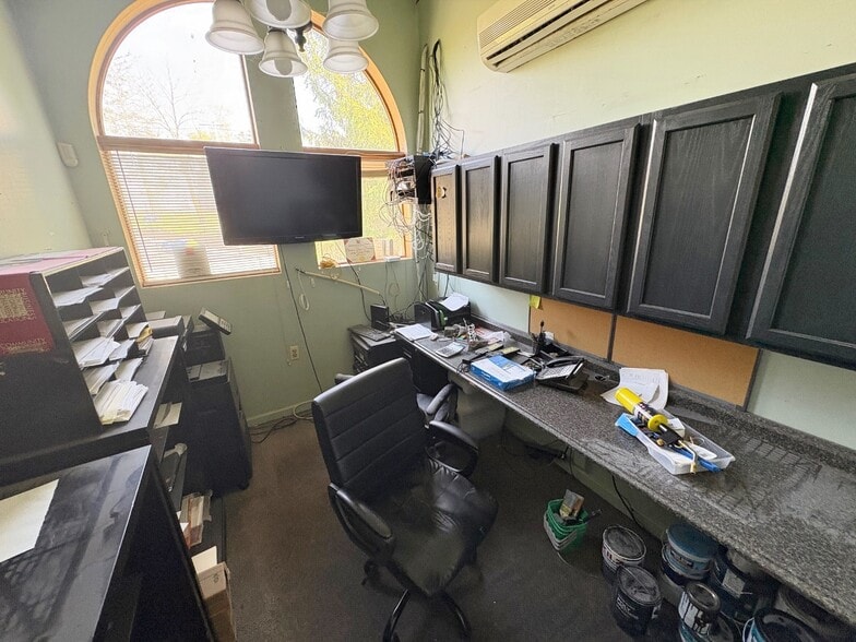 More Photos Of 3 Main St, New Paltz Restaurant For Sale
