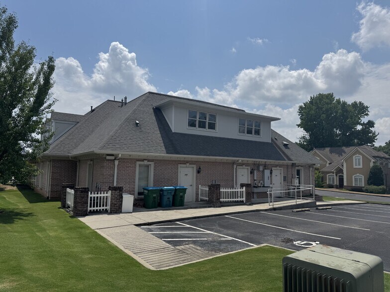 More Photos Of 7900 Winchester Rd, Memphis Office For Lease
