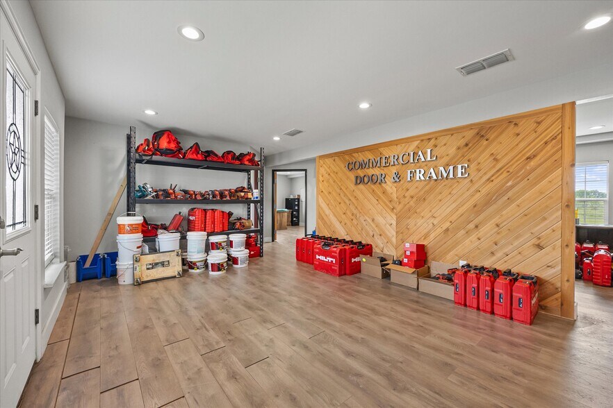 More Photos Of 1101 Willy Vester Rd, Van Alstyne Warehouse For Sale