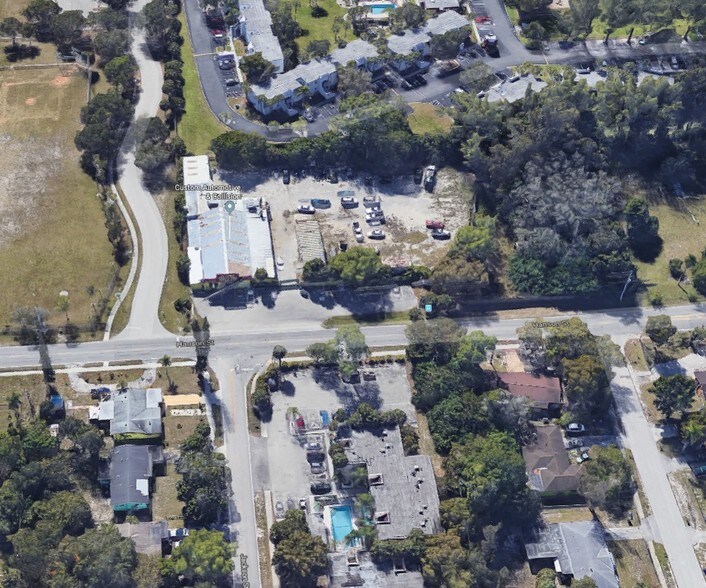 More Photos Of 2296 Hanson St, Fort Myers Auto Repair For Lease