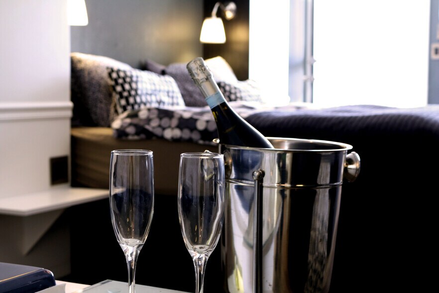 More Photos Of 41095 W Big Bear Blvd, Big Bear Lake Hotel For Sale