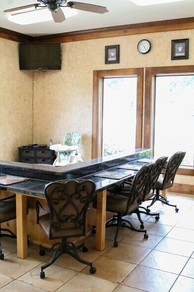 More Photos Of 404 Wynn Dr, Jacksonville Loft Creative Space For Sale