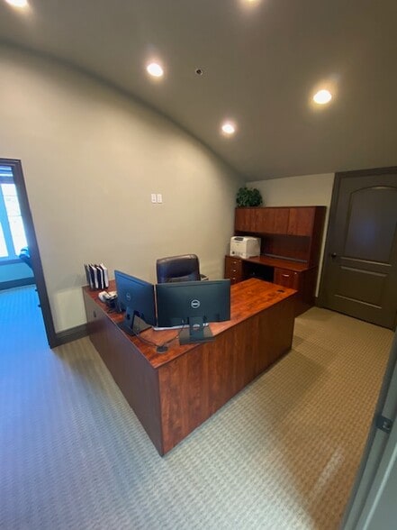 More Photos Of 6412 S 900 E, Murray Office For Sale