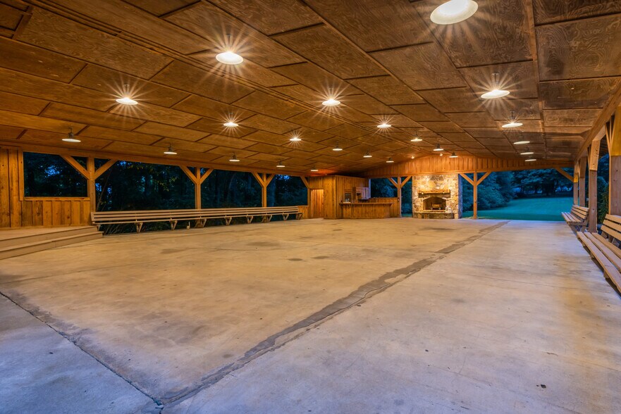 More Photos Of 565 Owens Gin Rd NE, Calhoun Lodge Meeting Hall For Sale