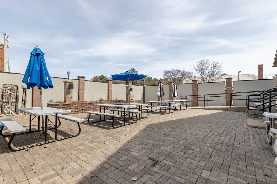 More Photos Of 740 Washington St, Wausau Bar For Sale