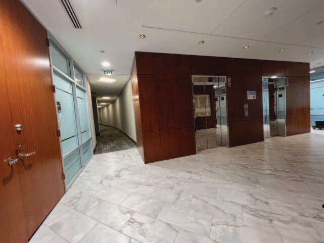 More Photos Of 101 Paramount Dr, Sarasota Business Park For Sale