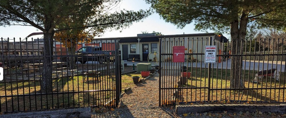 More Photos Of 19199 State Highway 413, Branson West Self Storage For Lease