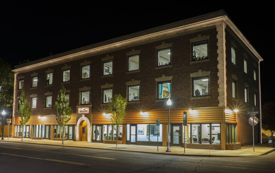 More Photos Of 1717 W Broadway Ave, Spokane Office For Sale