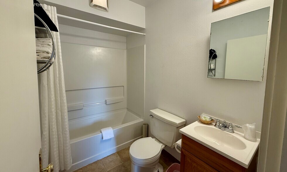 More Photos Of 244 W Yellowstone Ave, Cody Hotel For Sale