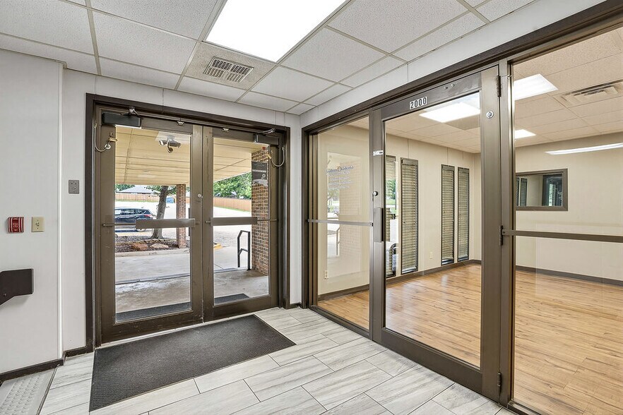 Primary Photo Of 1414 Arlington St, Ada Medical For Lease