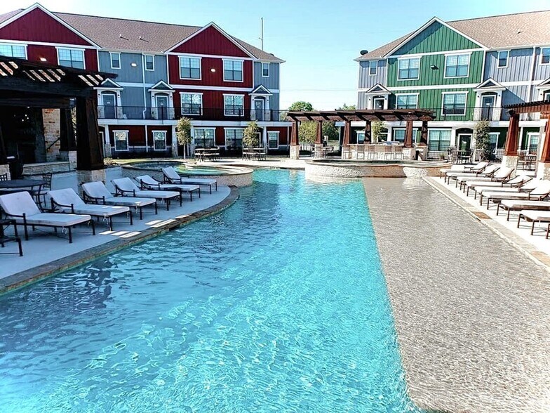 More Photos Of 2888 Nash St, Bryan Apartments For Sale