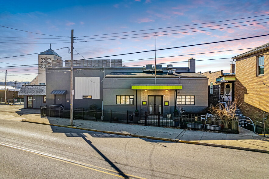 Primary Photo Of 424 Duss Ave, Ambridge Showroom For Lease