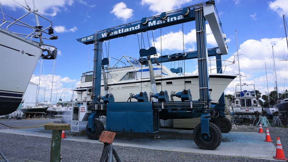 More Photos Of 419 N Washington Ave, Titusville Marina For Sale