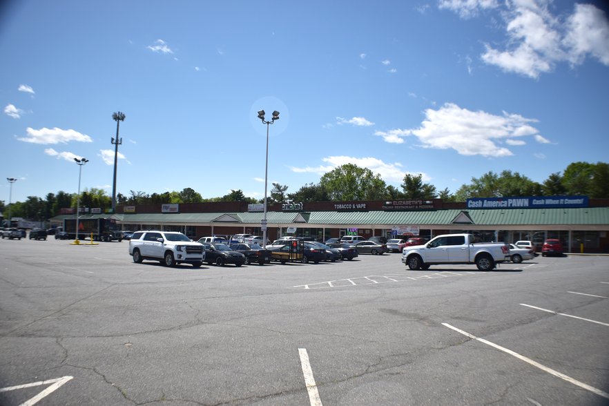 Primary Photo Of 2802-2830 University Pky, Winston-Salem General Retail For Lease