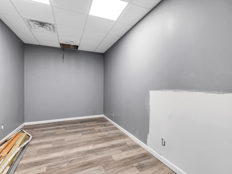 More Photos Of 8808 Saint Charles Rock Rd, Saint Louis General Retail For Sale