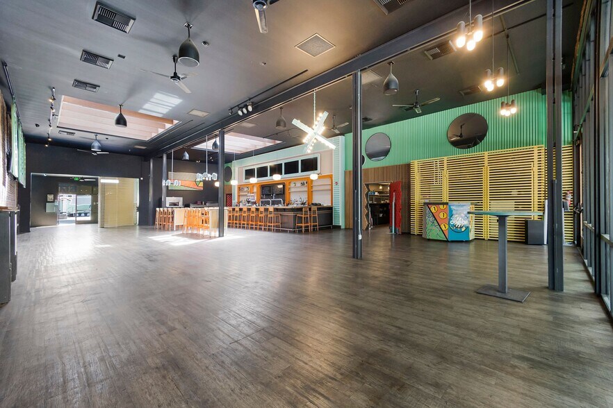 More Photos Of 229 Broadway St, Chico Bar For Lease