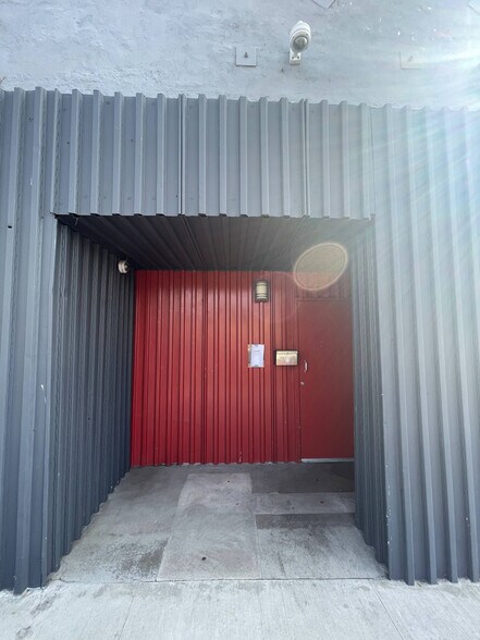 More Photos Of 2662-2684 Lacy St, Los Angeles Loft Creative Space For Lease