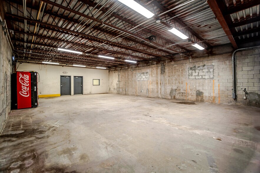 More Photos Of 1015 NW 72nd St, Miami Warehouse For Sale