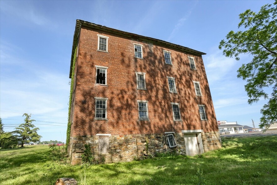 More Photos Of 1209 Mill Rd, Selinsgrove Industrial For Sale