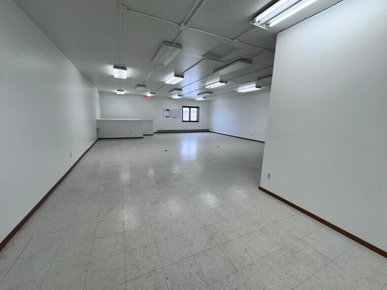 More Photos Of 3534 International St, Fairbanks General Retail For Lease