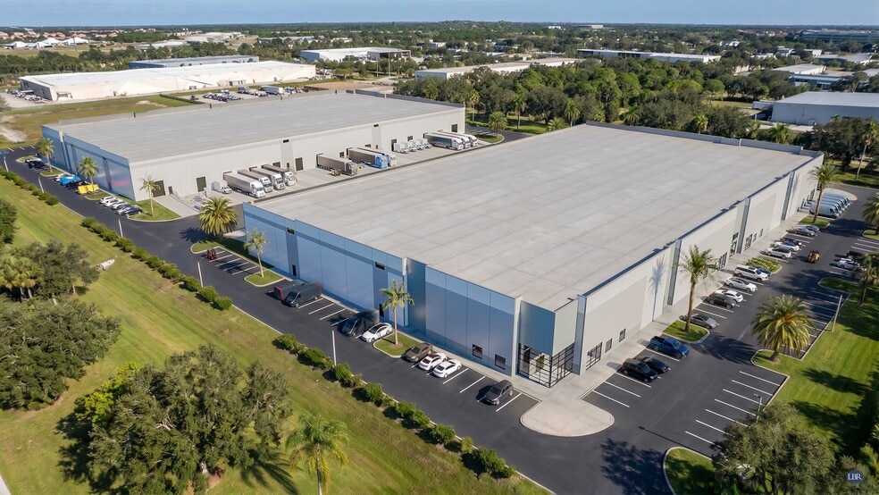 More Photos Of Digital Light Drive @ North Drive, Melbourne Distribution For Lease