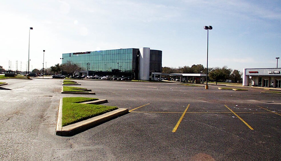 More Photos Of 2440 Texas Pky, Missouri City Office For Lease