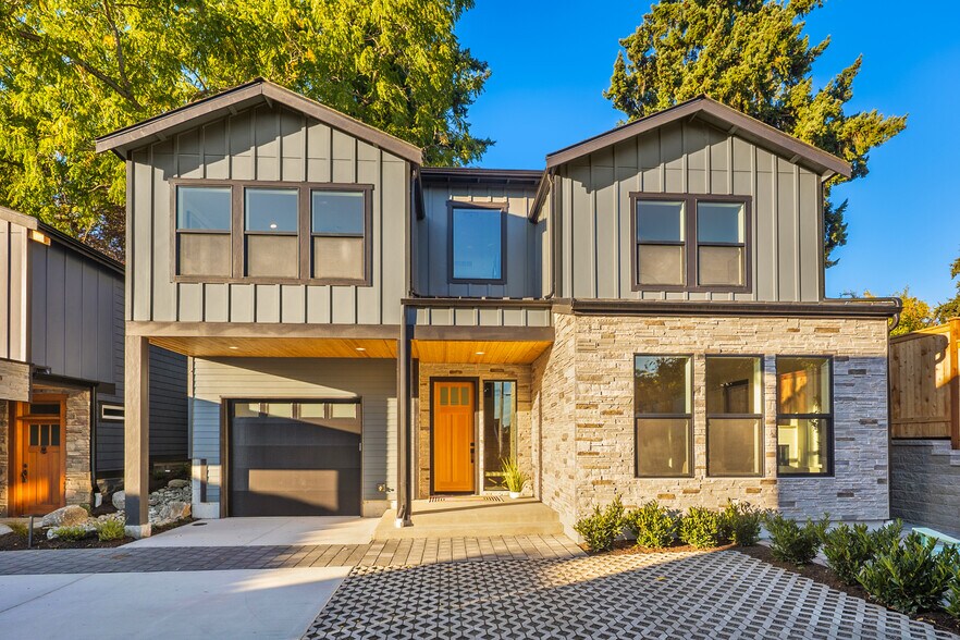 More Photos Of 636 11th Ave, Kirkland Apartments For Sale