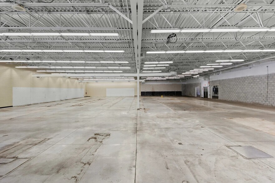 More Photos Of 613 W Alexis Rd, Toledo Medical For Sale