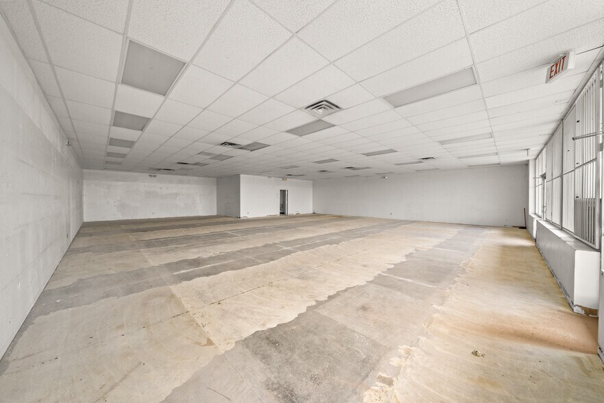 More Photos Of 14696 Montana Ave, El Paso Storefront For Lease