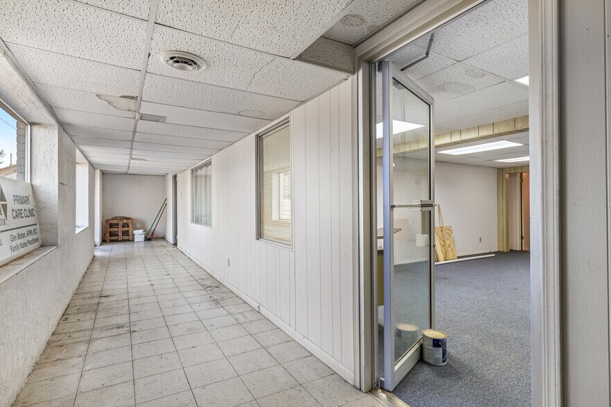 More Photos Of 1421 E Main St, Park Hills Flex For Sale