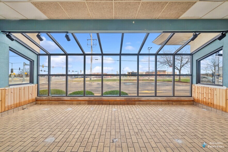 More Photos Of 6945 75th St, Kenosha Fast Food For Lease