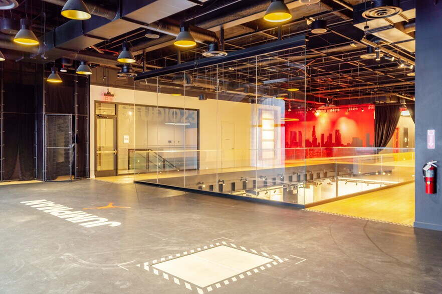 More Photos Of 618-622 S Broadway, Los Angeles Storefront Retail Office For Lease