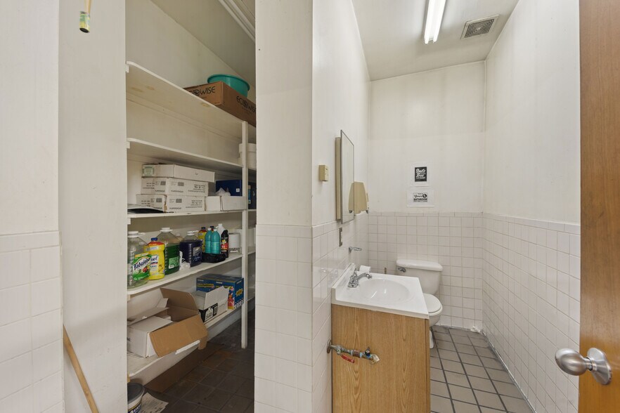 More Photos Of 4729 White Plains Rd, Bronx Storefront For Lease