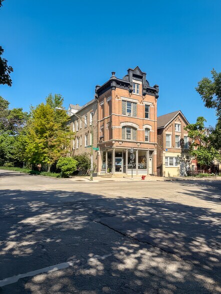 More Photos Of 2100 N Hoyne Ave, Chicago Apartments For Sale