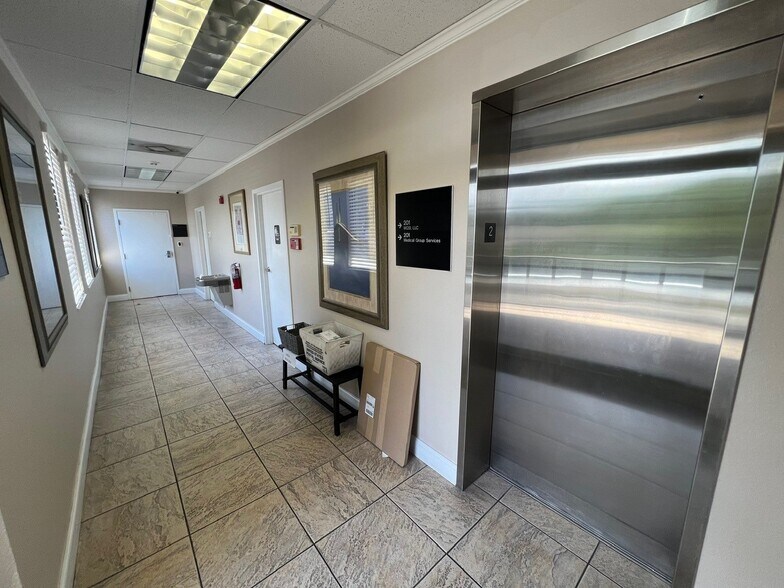 More Photos Of 2810 St Isabel St, Tampa Medical For Lease