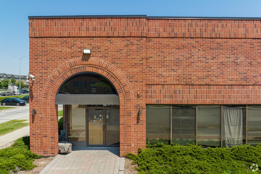 More Photos Of 3687 Nashua Dr, Mississauga Flex For Lease