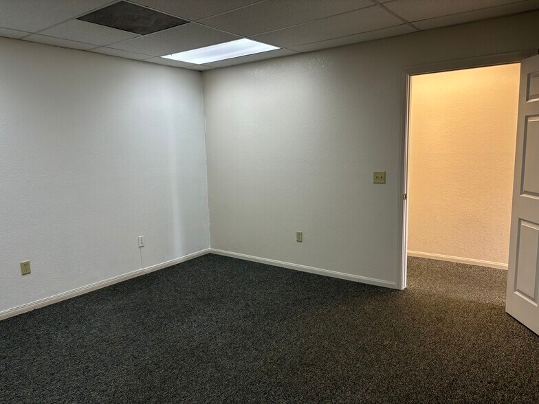 More Photos Of 23470 Olive Wood Plaza Dr, Moreno Valley Office Residential For Lease