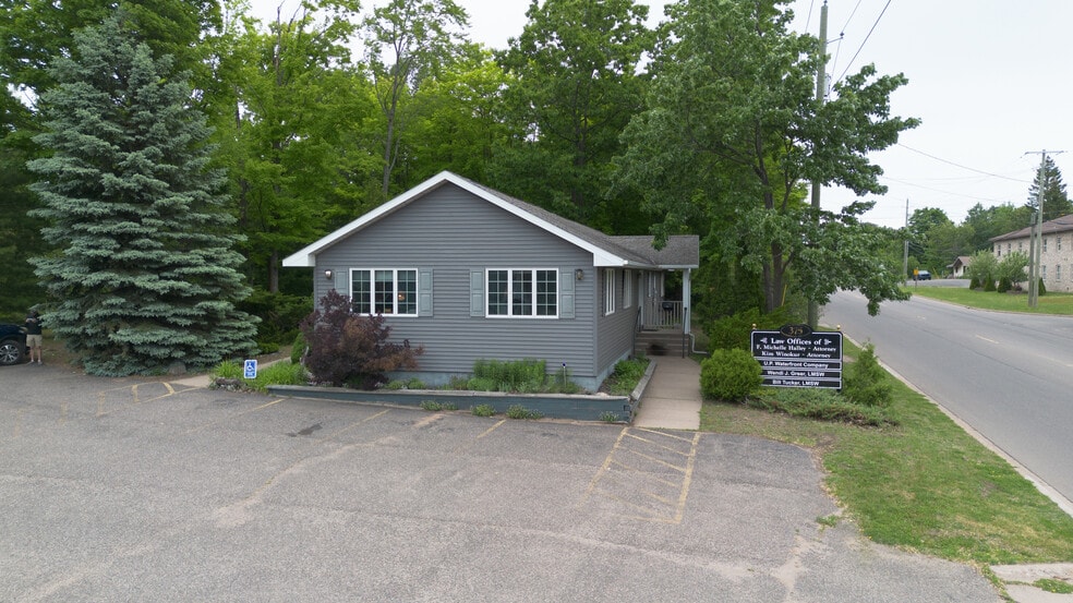 More Photos Of 375 N McClellan Ave, Marquette Office Residential For Sale