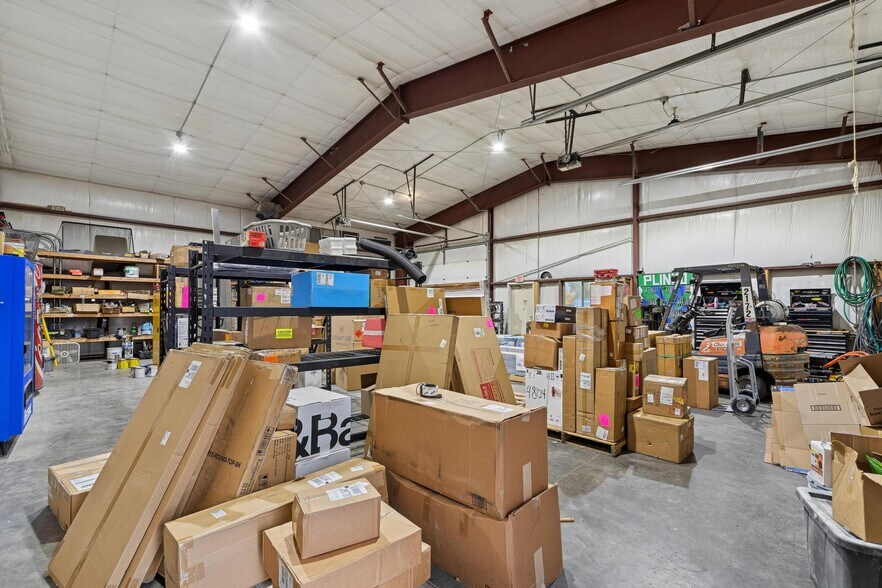 More Photos Of 201 United Dr, Kalispell Light Manufacturing For Lease