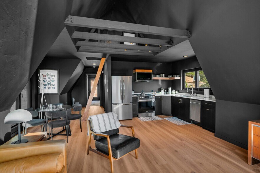 More Photos Of 360 Overlook ln, Glendale Specialty For Sale