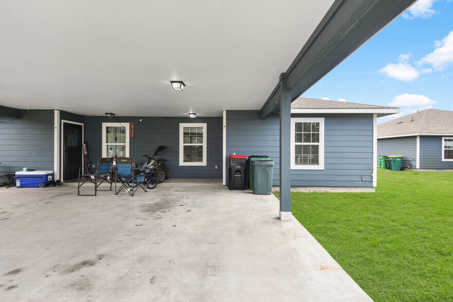 More Photos Of 117 Craig St, Baytown Apartments For Sale