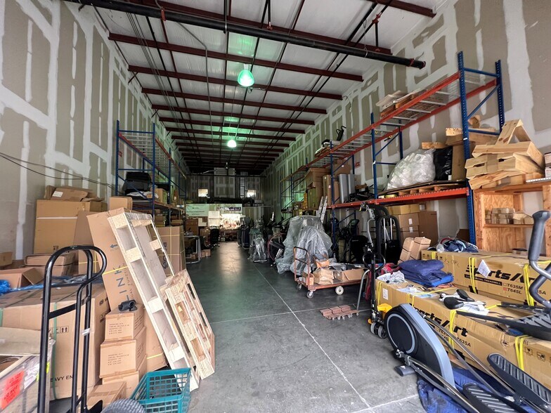 More Photos Of 6881 Kingspointe Pky, Orlando Flex For Sale