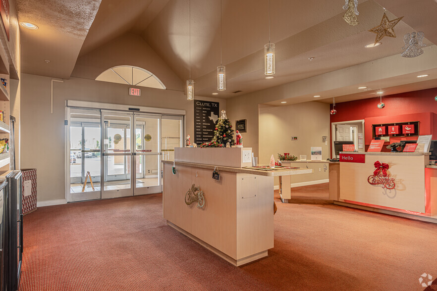 More Photos Of 1003 W Highway 332, Clute Hotel For Sale