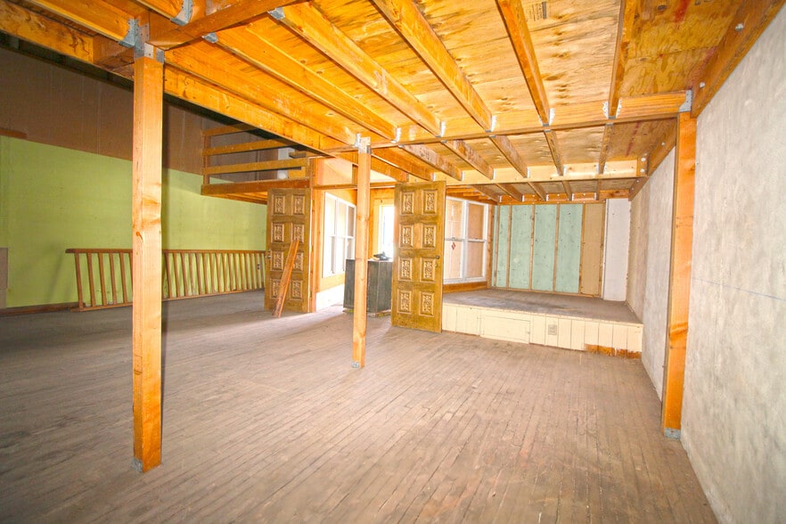 More Photos Of 199 W Main St, Superior Storefront For Sale