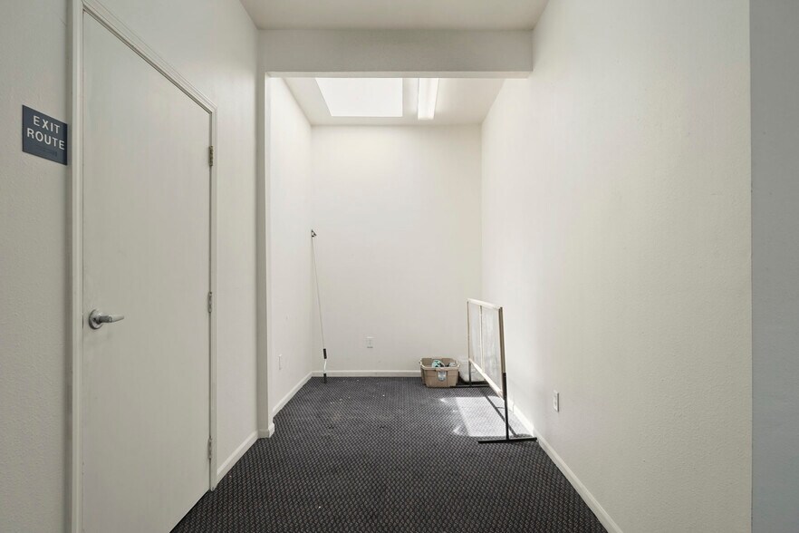 More Photos Of 2 N Main St, Lodi Storefront Retail Office For Sale