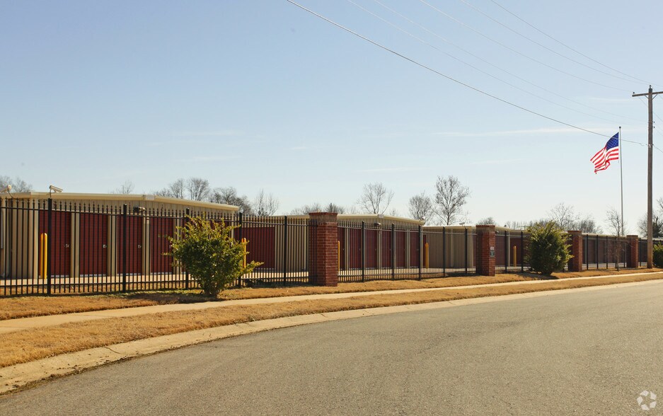 More Photos Of 1050 John Mason Dr, Conway Self Storage For Lease