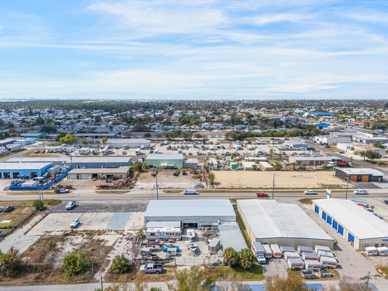 More Photos Of 6478 San Casa Dr, Englewood Warehouse For Lease