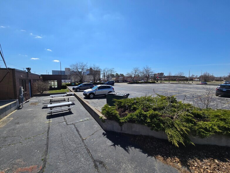 More Photos Of 20 W Muskegon Ave, Muskegon Office For Sale